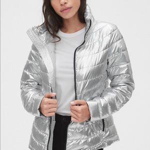 Sliver metallic gap jacket
